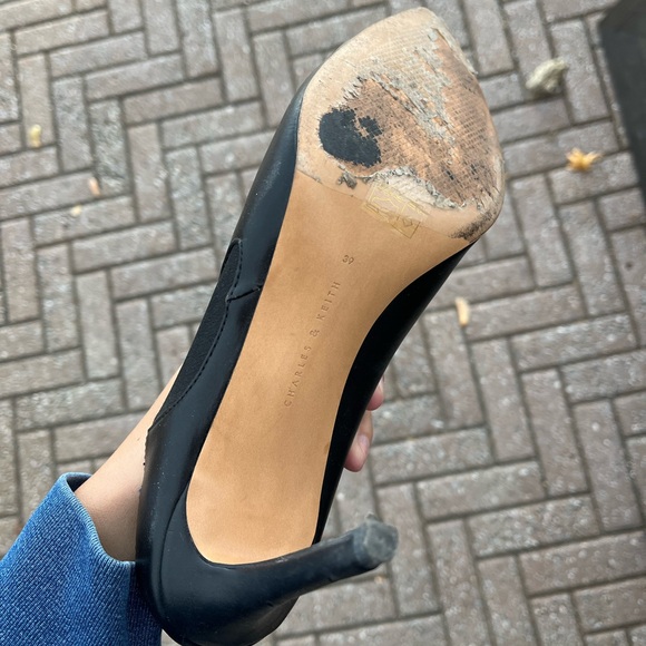 Heels - Picture 3 of 3